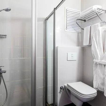 The Legend Platine Hotell *